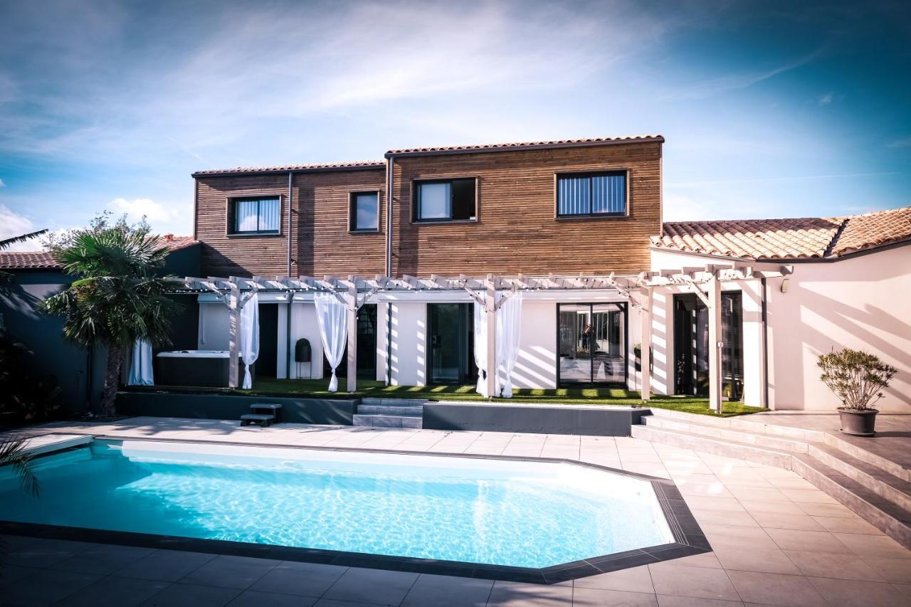 Suites By Aix Keys Avec Jacuzzi Privatif 5 Min Des Plages Fouras Saint-Laurent-de-la-Pree Exterior photo